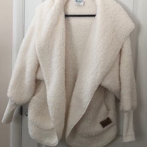 NWOT Nordic Beach Wrap